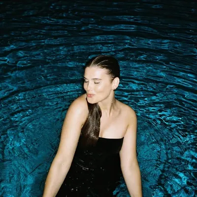 Iris Amber Stenger profile