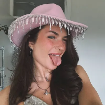 Iris Rosa profile