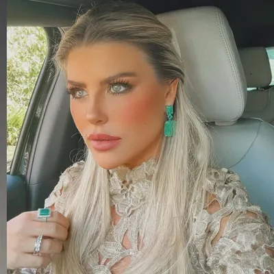Íris Stefanelli profile