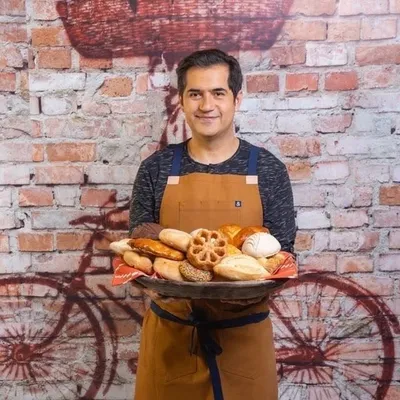 I R V I N G Q U I R O Z profile