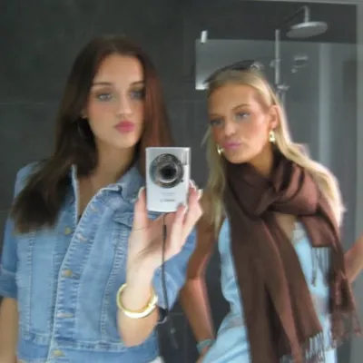 Isa and Nina profile