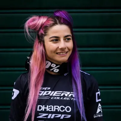 Isabeau Courdurier profile