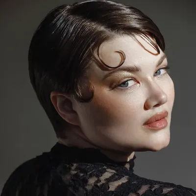 ISABEL HENDRIX profile