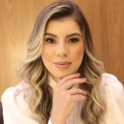 Isabela Menegatto | Maquiadora Uberlândia profile
