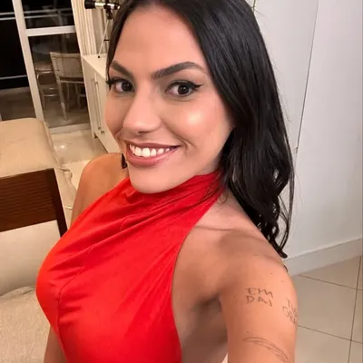 Isabela Mouzinho profile