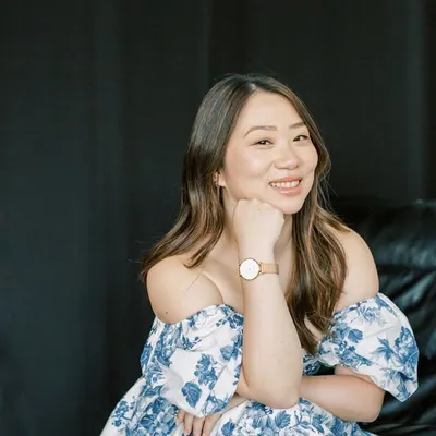 Isabel Dusmann | Vancouver Illustrator + Calligrapher profile