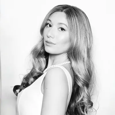 Isabel Hilton profile