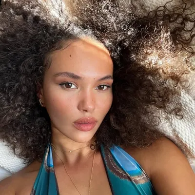 Isabella Meyer profile