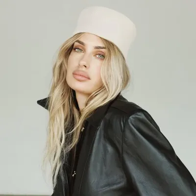 ISABELLA RAKONIC profile