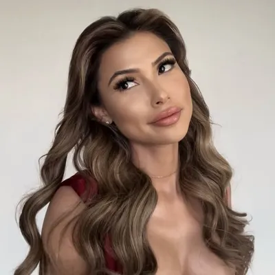 Bella🦋 profile