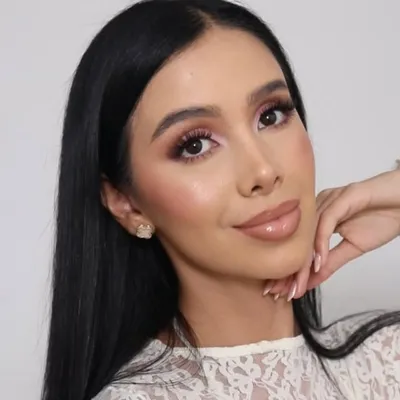 Maquilladora profesional en Medellin ๐จ๐ด๐ profile
