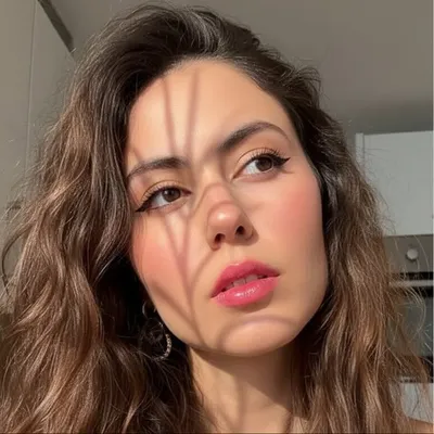 ISABELLA PÉREZ profile