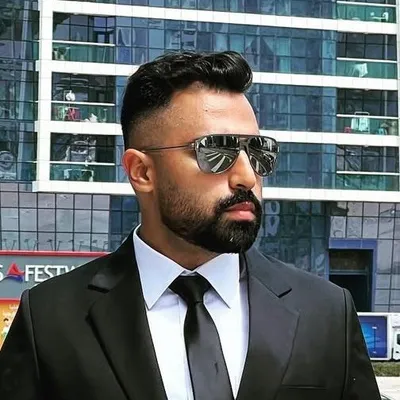 Ishaan Bhutani profile