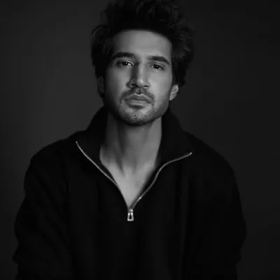 Ishaan A Khanna profile