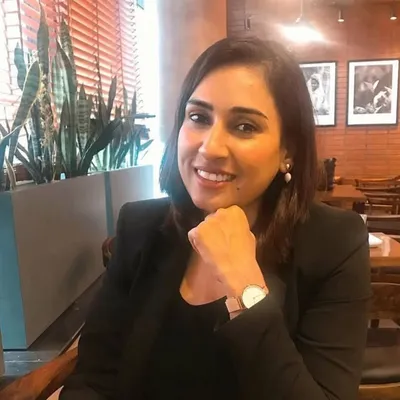 Dr Isha profile