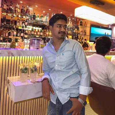 SHREY JAISWAL ๐ฑ profile