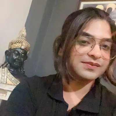Ishu Amit make-up artist profile