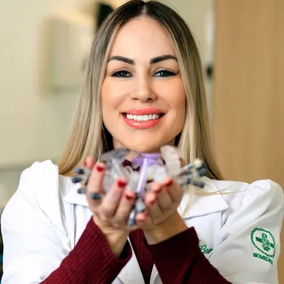 Dra Ísis | Biomédica Esteta profile