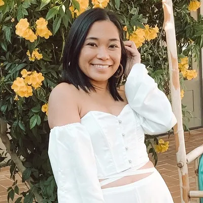 Isis Briones profile
