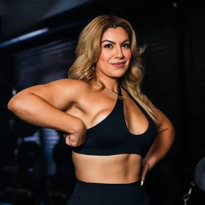 Ashley🥀 │ fitness, fashion, & travel profile