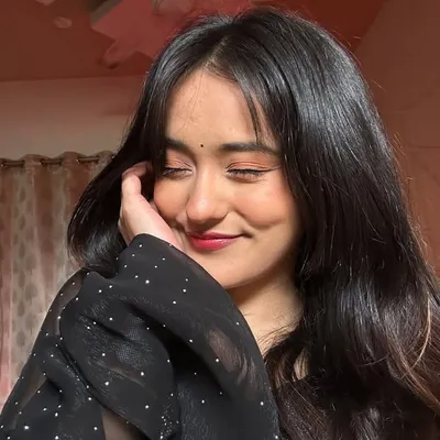 Ishika bisht profile
