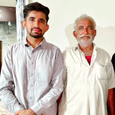 Naresh Solanki profile
