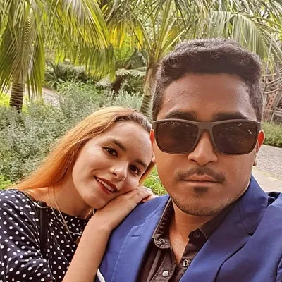 ⠀Raquel & Samuel profile