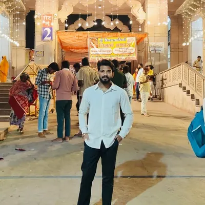 Yash | Influencer profile