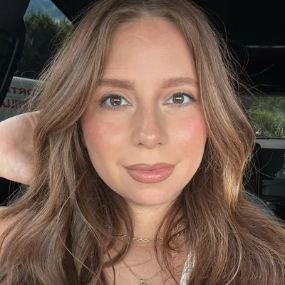 ALEX C | OUTFIT INSPO & BEAUTY TIPS profile