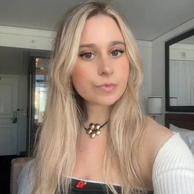 Becca Vona profile