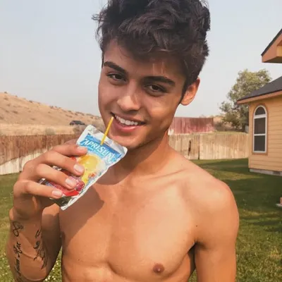 Camerin Levi Kindle profile