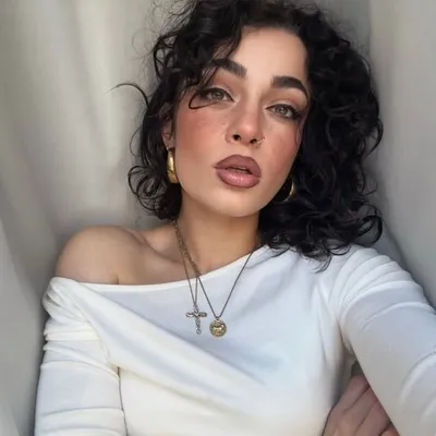 Chiara S.๐ profile