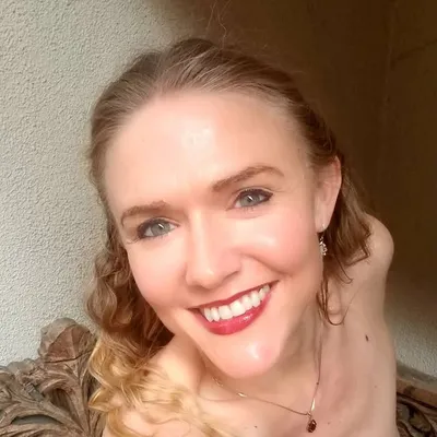 Dominique Swain profile