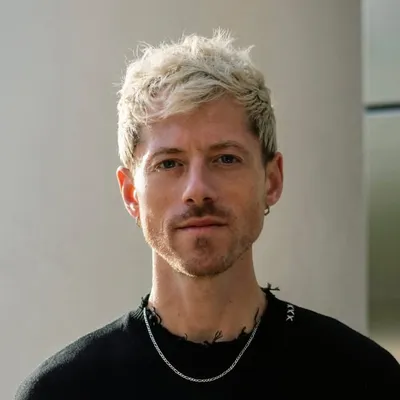Jeremy Scott Foster profile