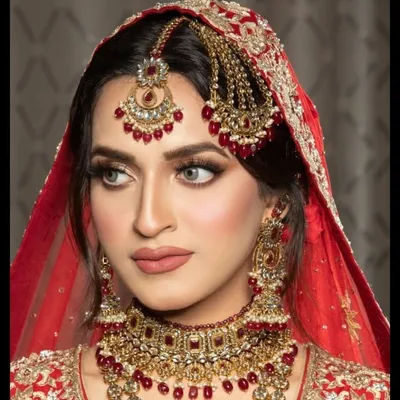 Dubai Makeup Artist ๐ฆ๐ช Nazia Majeed profile