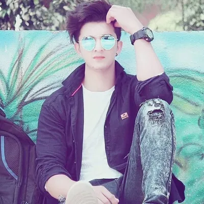 NYVAAN LATIYAN profile