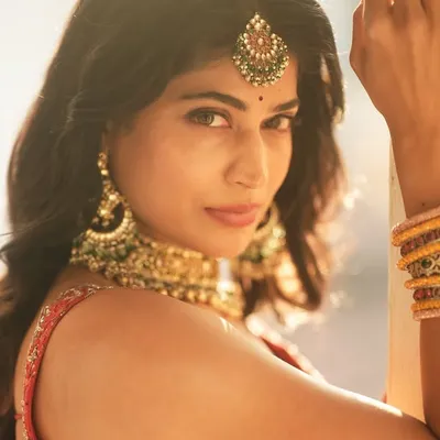 Vijayalakshmi Ahathian profile