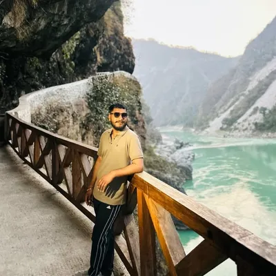 м o н ι т મે ઘ વં શી 🖤 profile