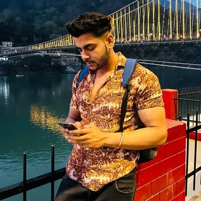 Yäsh Gïll profile