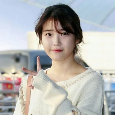 IU 이지은 profile