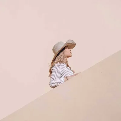 Ivette Caveli profile