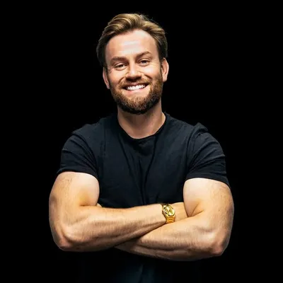 Iwan Lewis profile