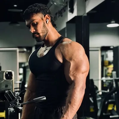 M I L I N D I Y E R profile