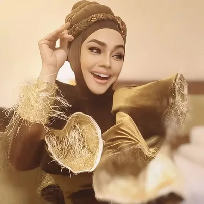 iyeth bustami profile