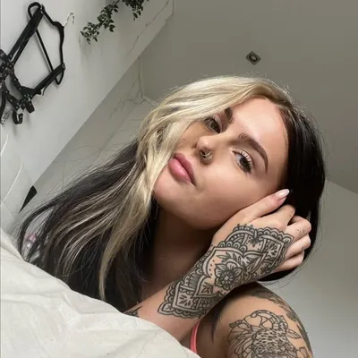 Izzy Sim profile