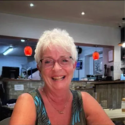Jackie Launders profile