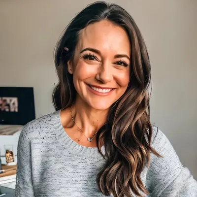 JACLYN HUGHES, RN: Perimenopause | Hormone Health/Stress Coach profile