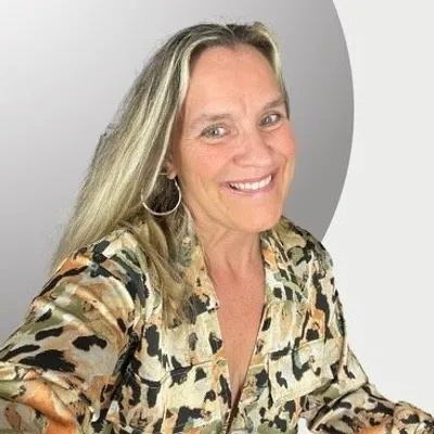 Janet Braddock profile