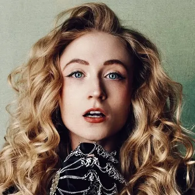 Janet Devlin profile
