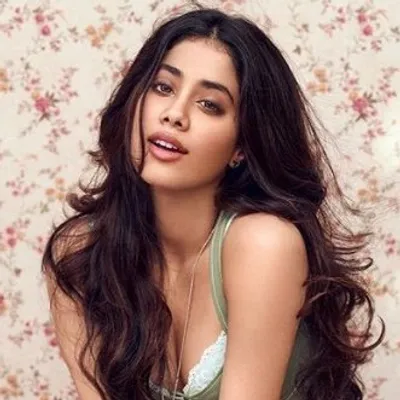 Janhvi Kapoor Closet profile
